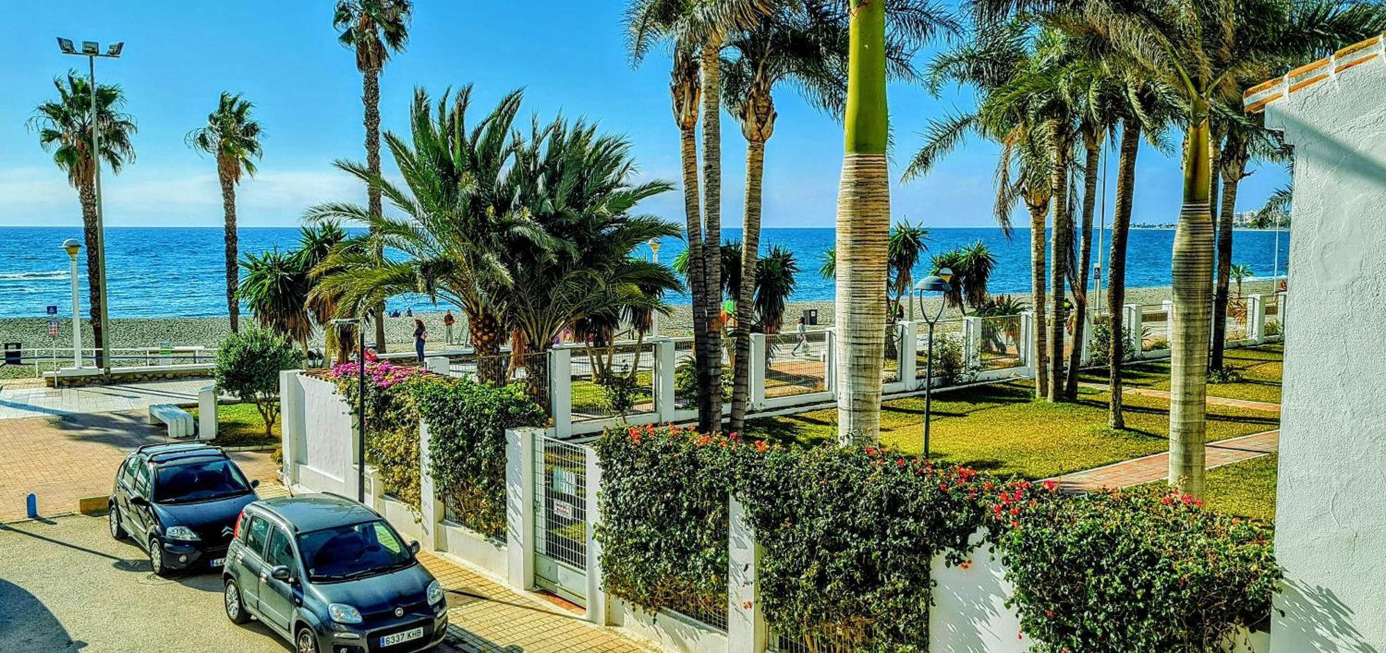 Beach panorama Caleta Caleta De Velez Exterior foto